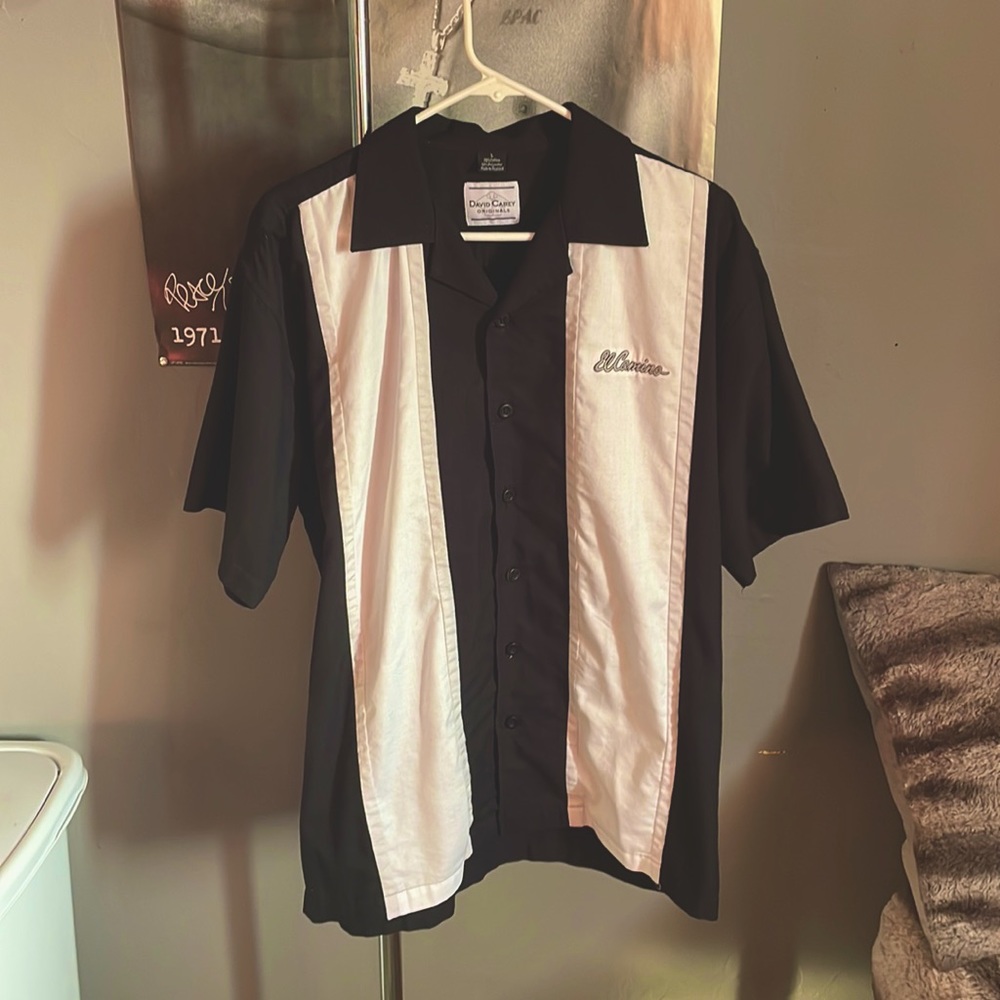 Large black and white button down el Camino shirt!